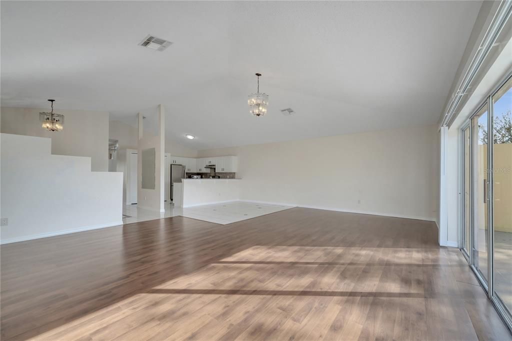 En Renta: $2,050 (3 camas, 2 baños, 1728 Pies cuadrados)