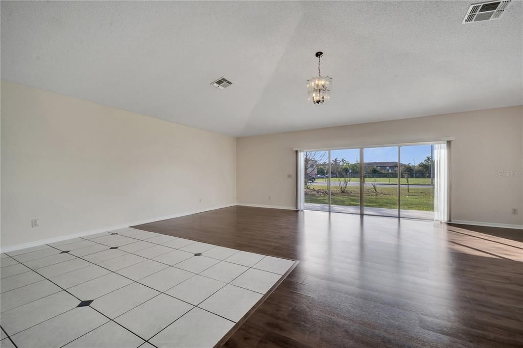 En Renta: $2,050 (3 camas, 2 baños, 1728 Pies cuadrados)