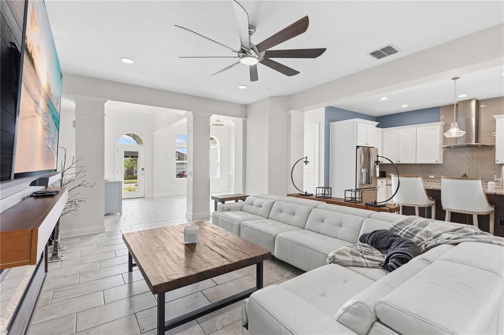 Active With Contract: $745,000 (3 beds, 2 baths, 2724 Square Feet)