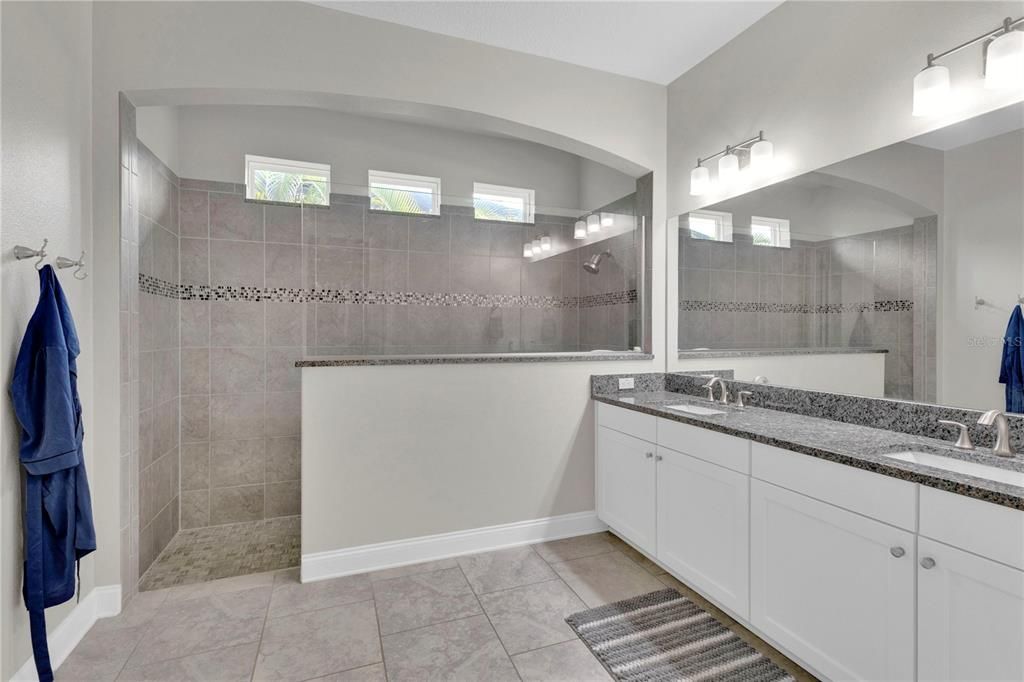 Active With Contract: $745,000 (3 beds, 2 baths, 2724 Square Feet)