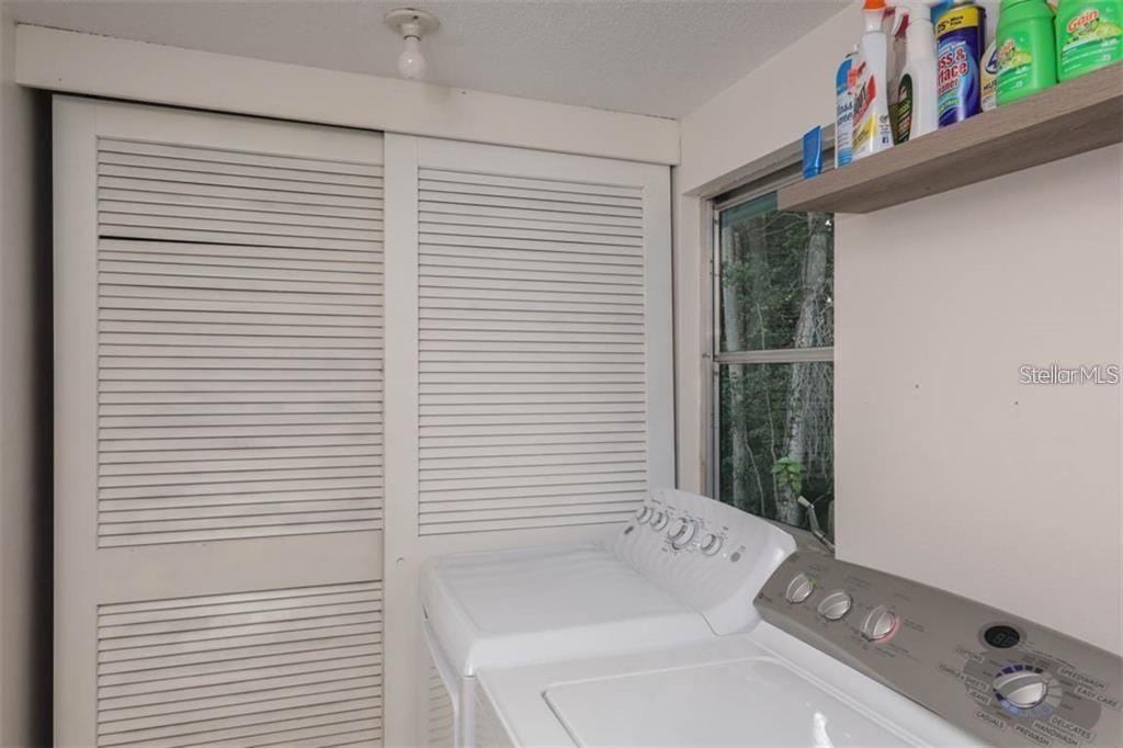 For Sale: $839,000 (2 beds, 2 baths, 1118 Square Feet)