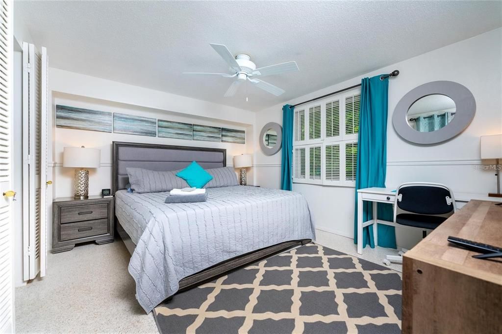 For Sale: $839,000 (2 beds, 2 baths, 1118 Square Feet)