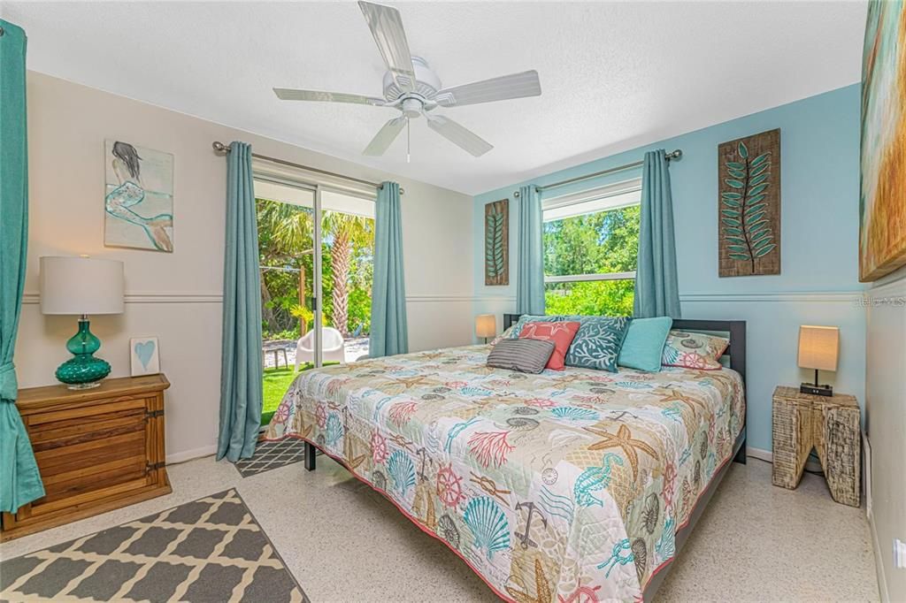 For Sale: $839,000 (2 beds, 2 baths, 1118 Square Feet)