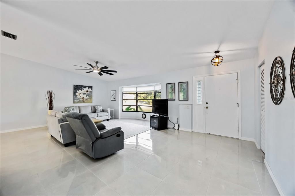 For Sale: $279,000 (2 beds, 2 baths, 1496 Square Feet)