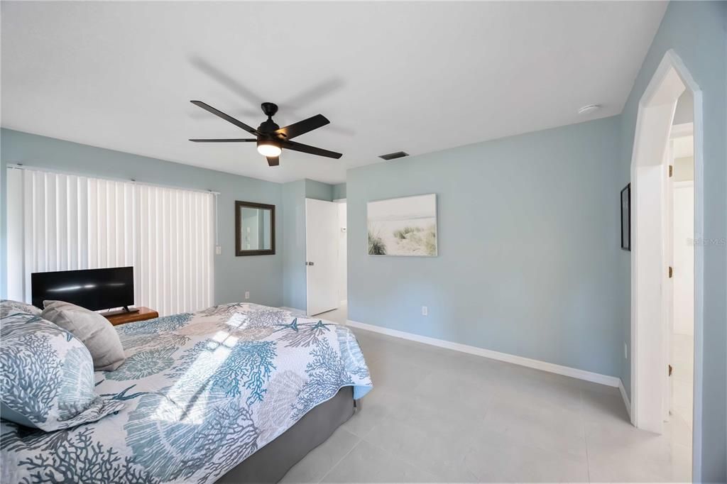 For Sale: $279,000 (2 beds, 2 baths, 1496 Square Feet)