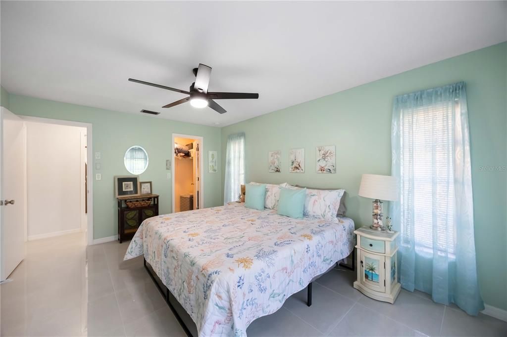 For Sale: $279,000 (2 beds, 2 baths, 1496 Square Feet)