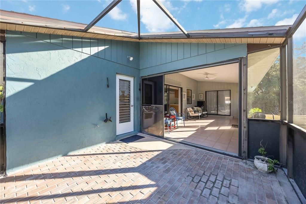 For Sale: $279,000 (2 beds, 2 baths, 1496 Square Feet)