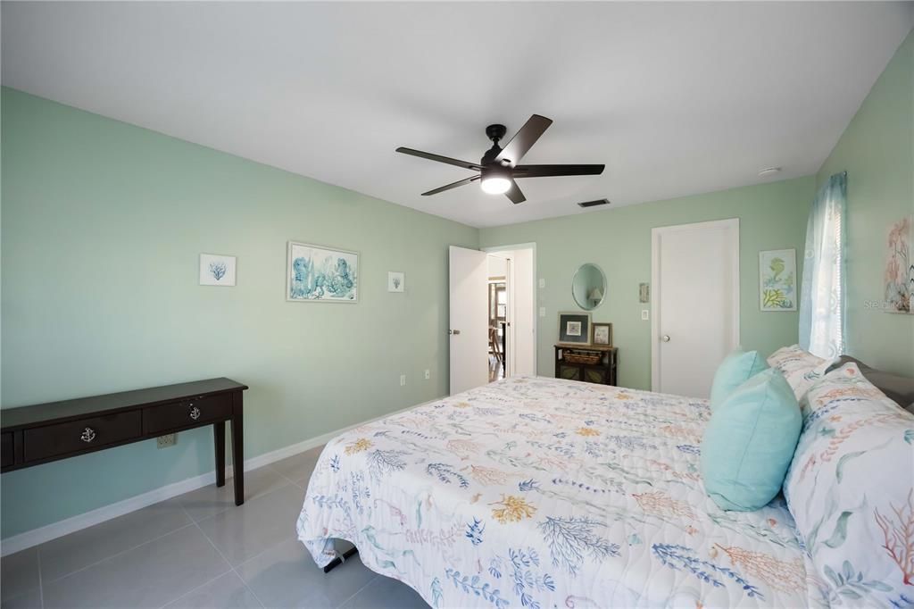 For Sale: $279,000 (2 beds, 2 baths, 1496 Square Feet)