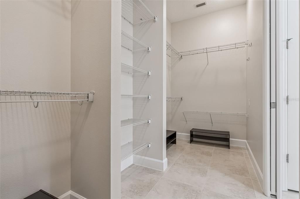 For Sale: $425,000 (2 beds, 2 baths, 1928 Square Feet)