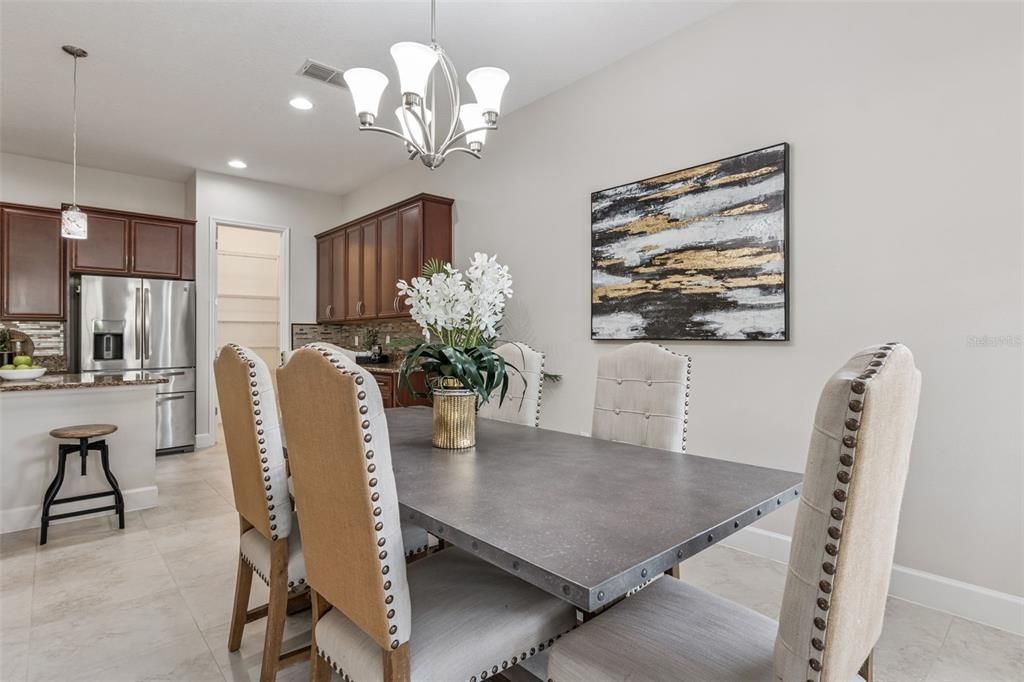 For Sale: $425,000 (2 beds, 2 baths, 1928 Square Feet)