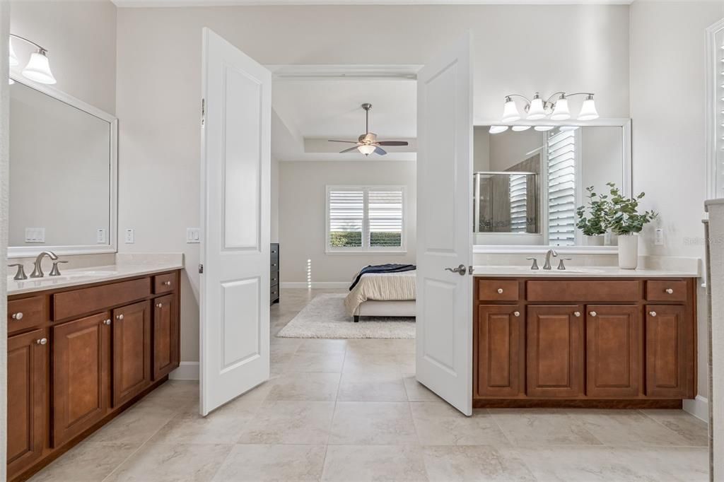 For Sale: $425,000 (2 beds, 2 baths, 1928 Square Feet)