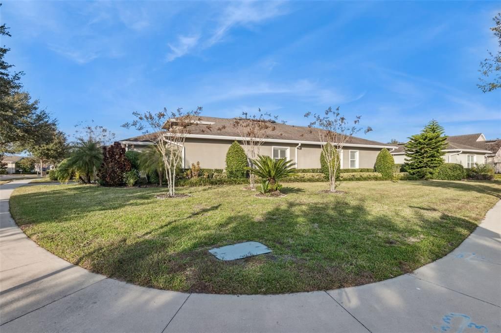 For Sale: $425,000 (2 beds, 2 baths, 1928 Square Feet)