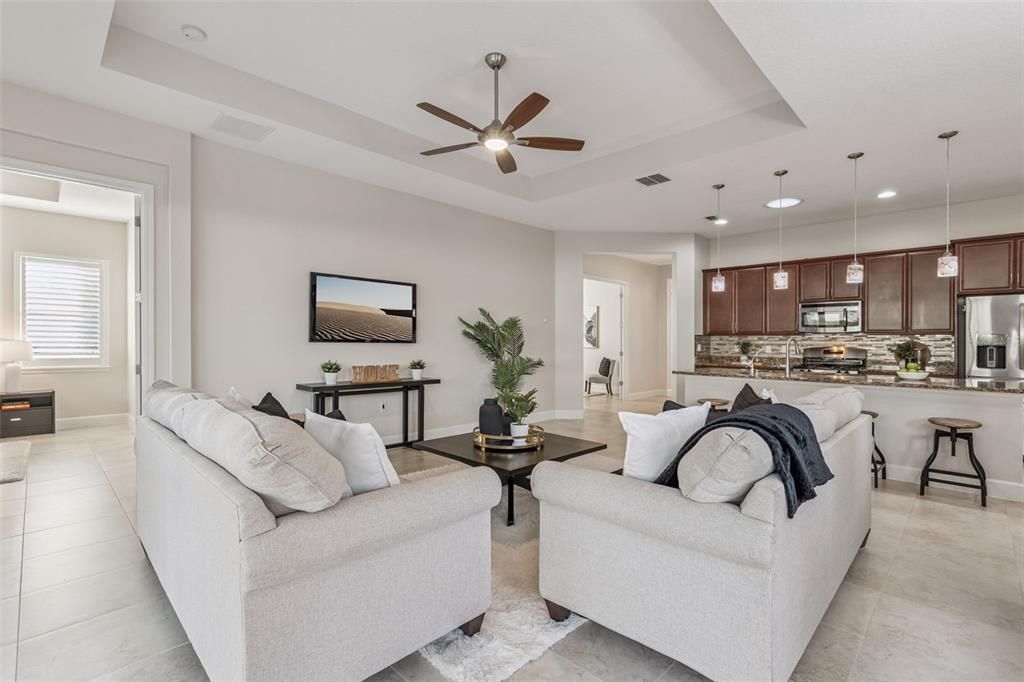 For Sale: $425,000 (2 beds, 2 baths, 1928 Square Feet)