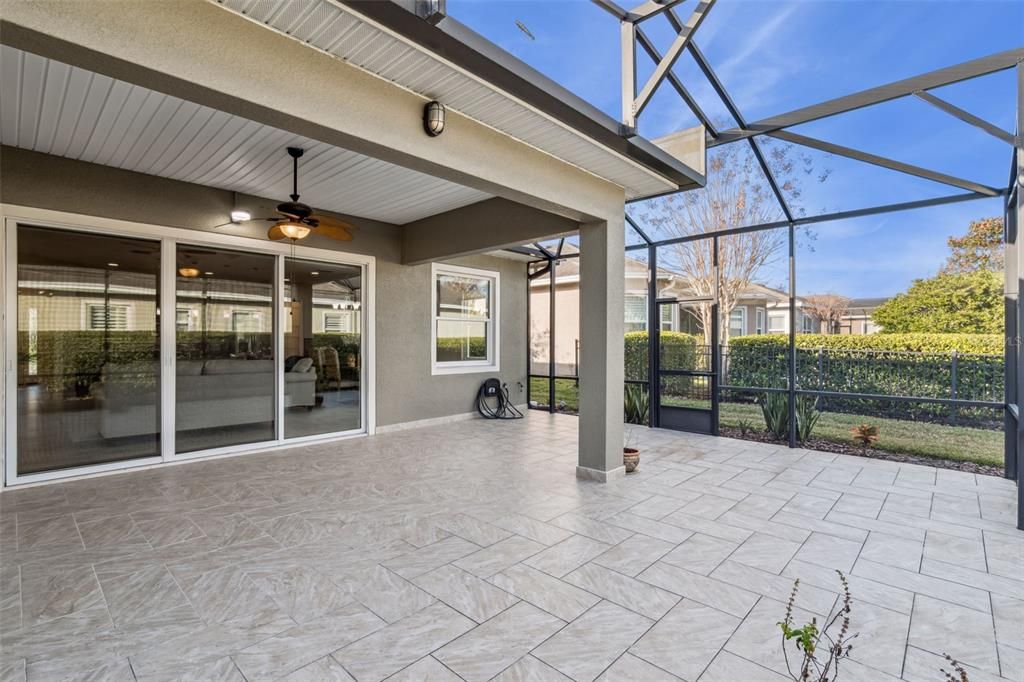 For Sale: $425,000 (2 beds, 2 baths, 1928 Square Feet)