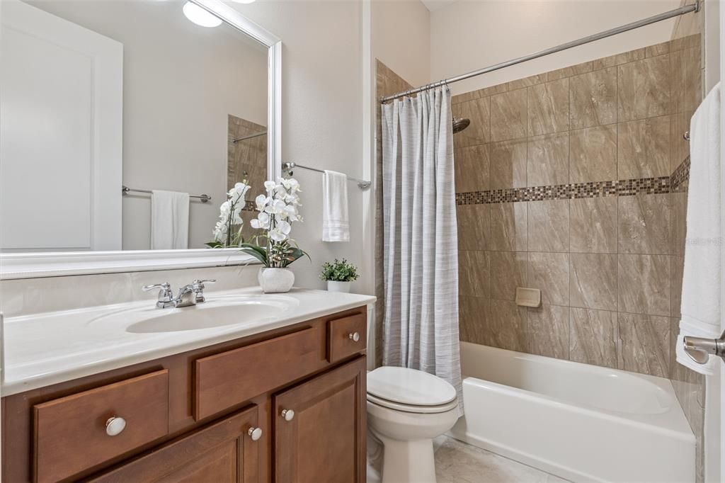 For Sale: $425,000 (2 beds, 2 baths, 1928 Square Feet)