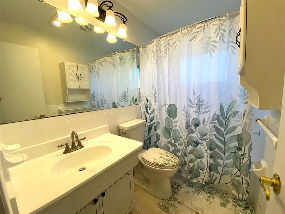 For Sale: $248,000 (2 beds, 1 baths, 1073 Square Feet)