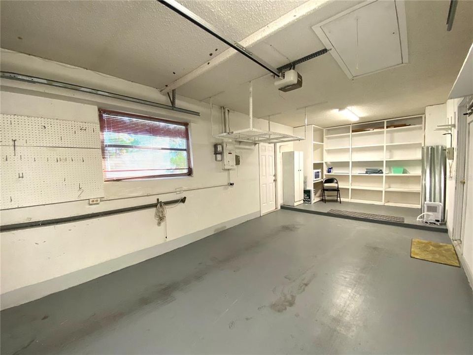 For Sale: $248,000 (2 beds, 1 baths, 1073 Square Feet)