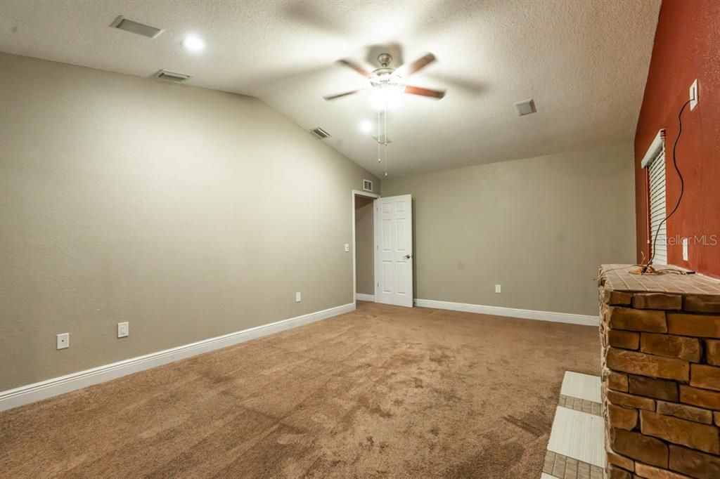 For Sale: $399,000 (3 beds, 2 baths, 2116 Square Feet)