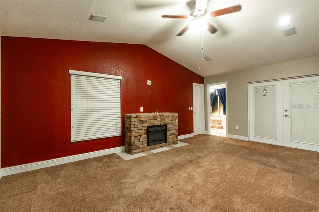 For Sale: $399,000 (3 beds, 2 baths, 2116 Square Feet)