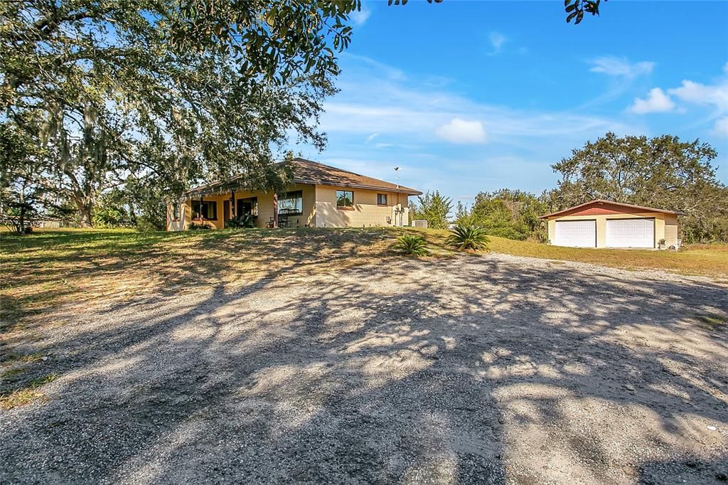 待售: $800,000 (3.82 acres)