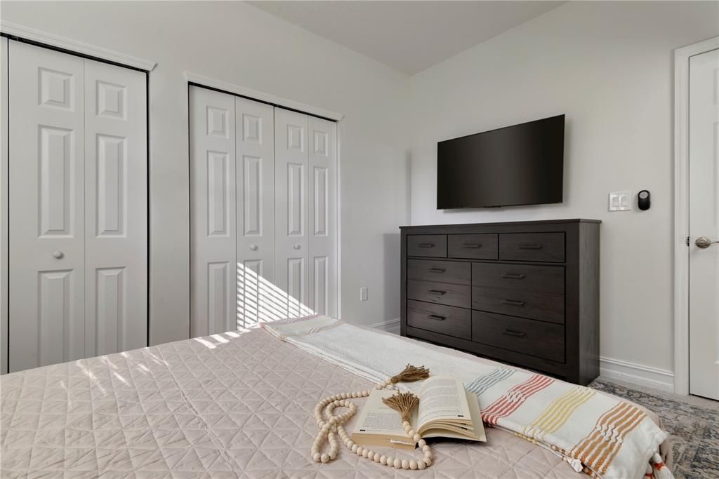 For Sale: $389,000 (2 beds, 1 baths, 1066 Square Feet)