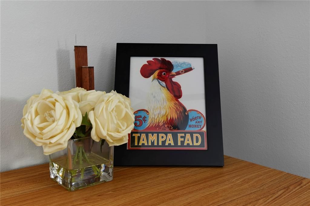 For Sale: $389,000 (2 beds, 1 baths, 1066 Square Feet)