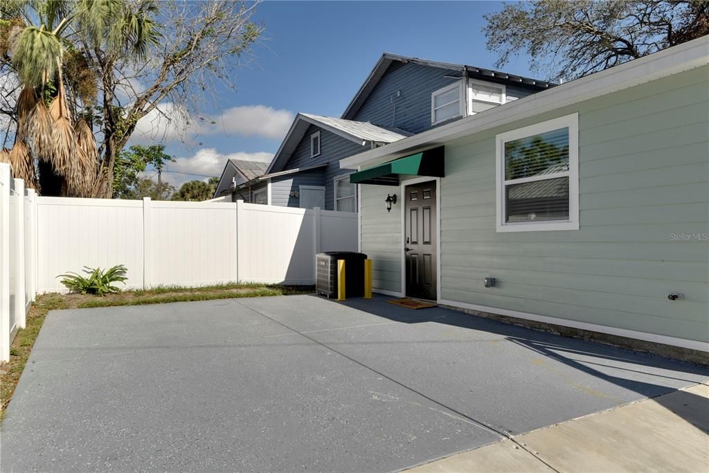 For Sale: $389,000 (2 beds, 1 baths, 1066 Square Feet)