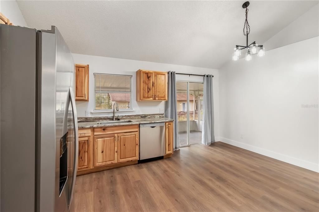 待售: $260,000 (3 贝兹, 2 浴室, 1260 平方英尺)