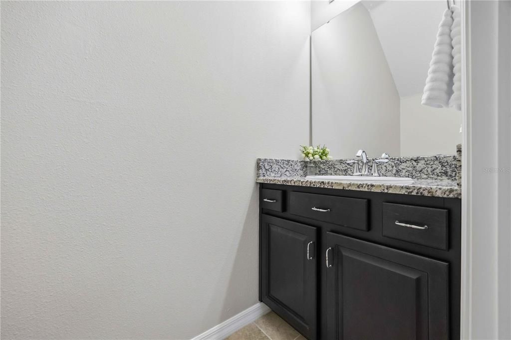 На продажу: $365,000 (3 спален, 2 ванн, 1714 Квадратных фут)