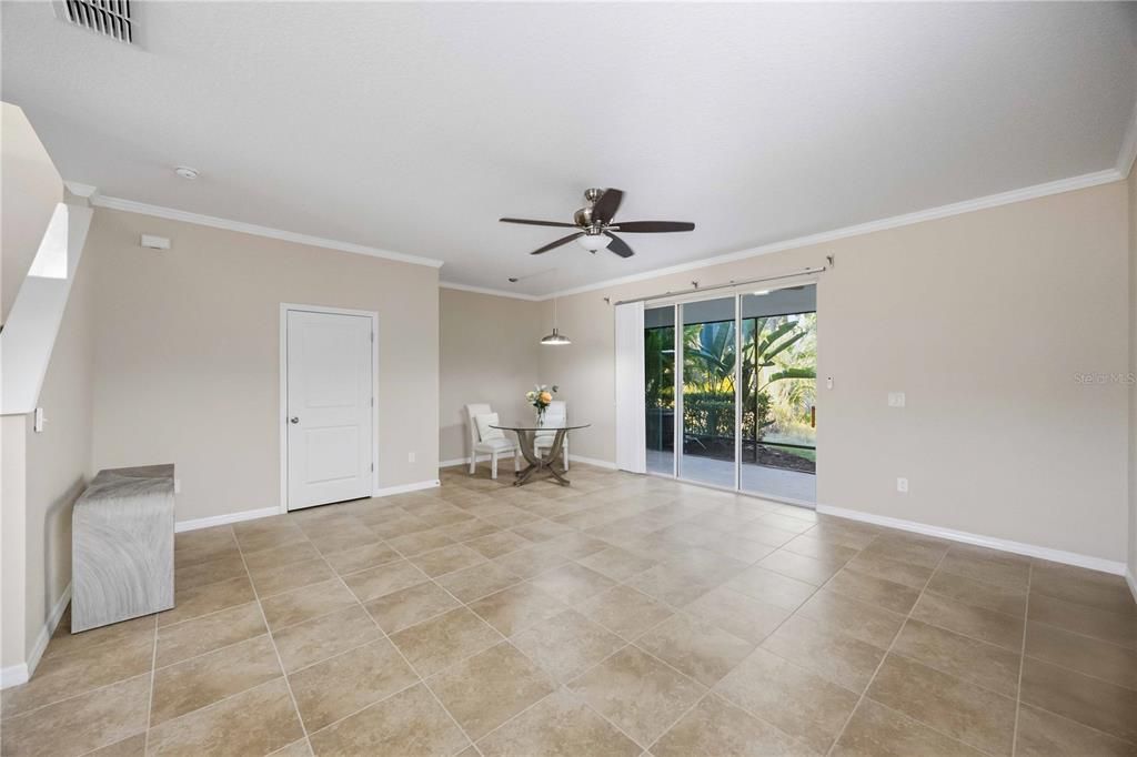 На продажу: $365,000 (3 спален, 2 ванн, 1714 Квадратных фут)