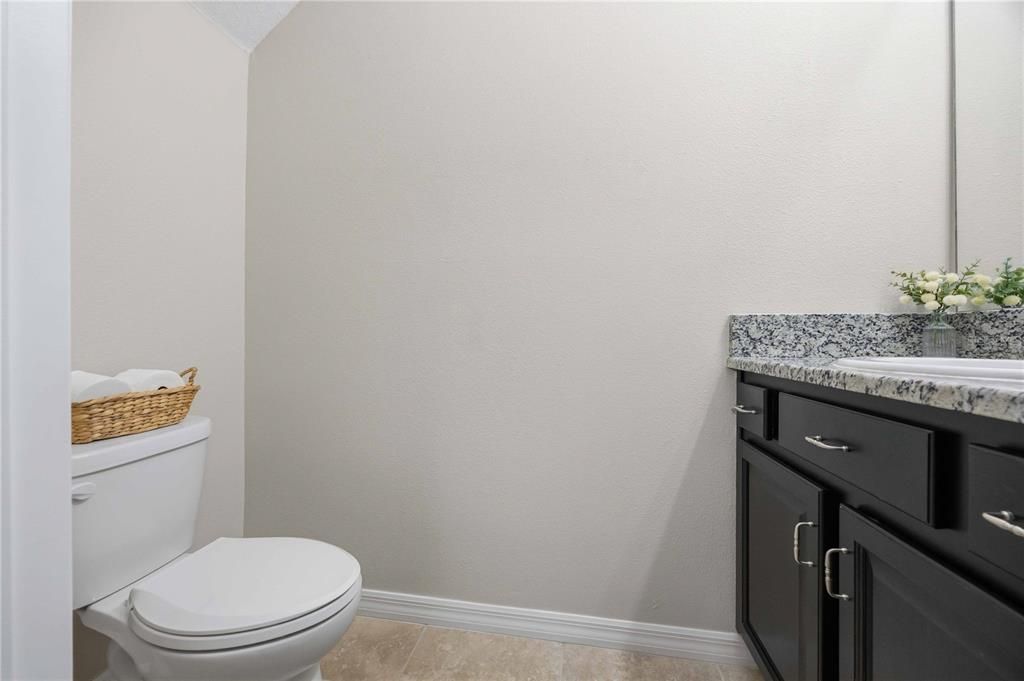 На продажу: $365,000 (3 спален, 2 ванн, 1714 Квадратных фут)