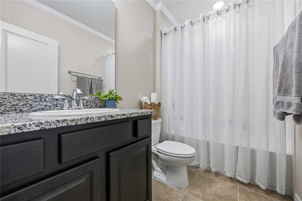 На продажу: $365,000 (3 спален, 2 ванн, 1714 Квадратных фут)