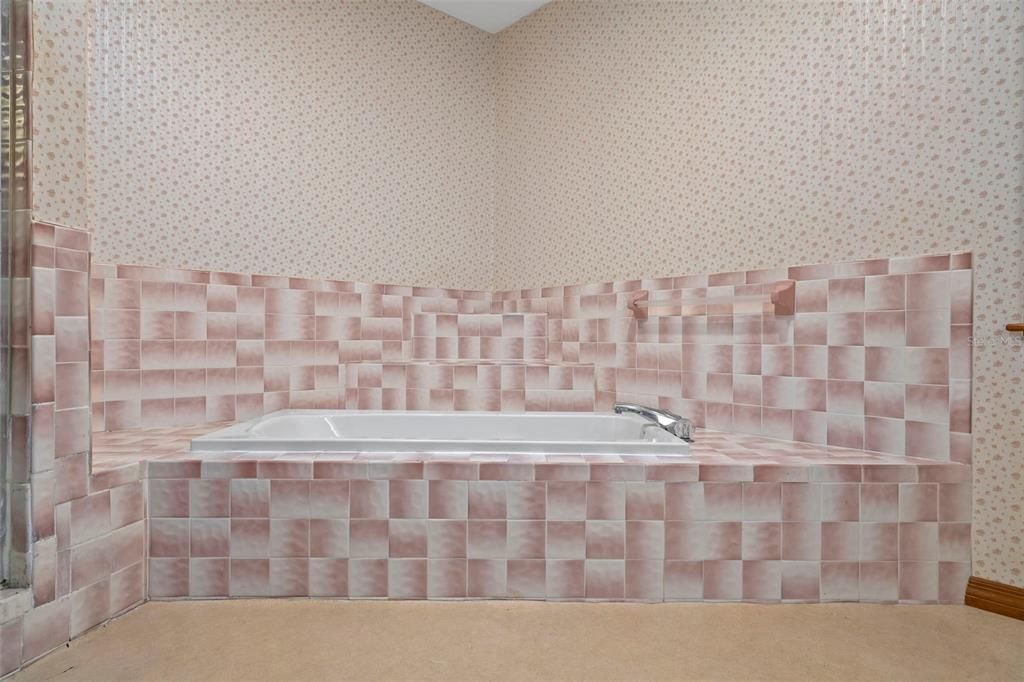 For Sale: $600,000 (3 beds, 2 baths, 2288 Square Feet)