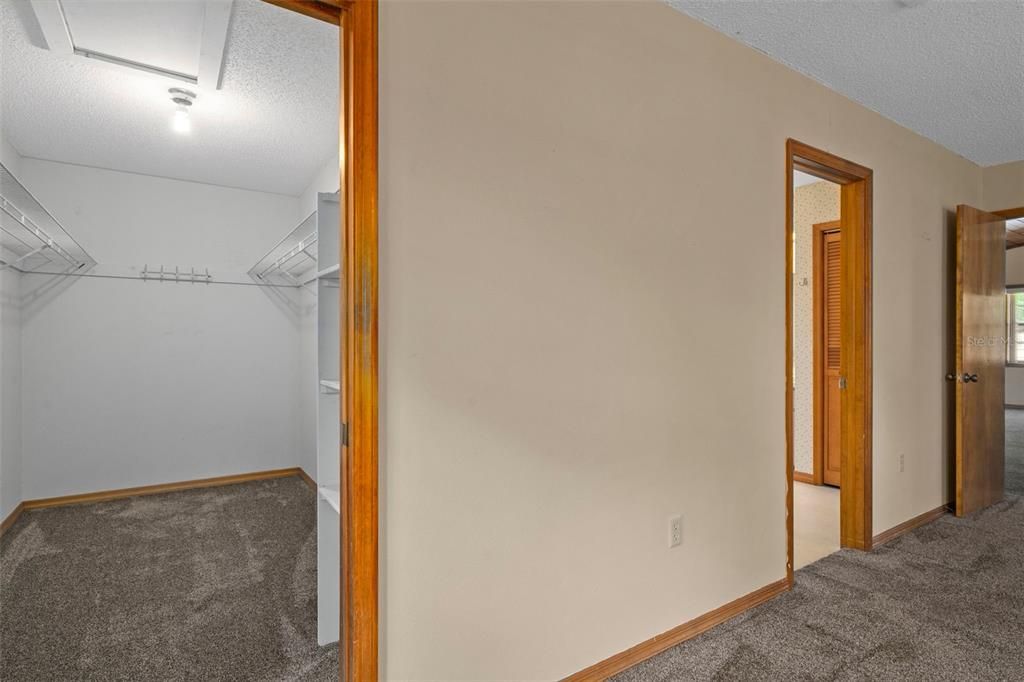 For Sale: $600,000 (3 beds, 2 baths, 2288 Square Feet)