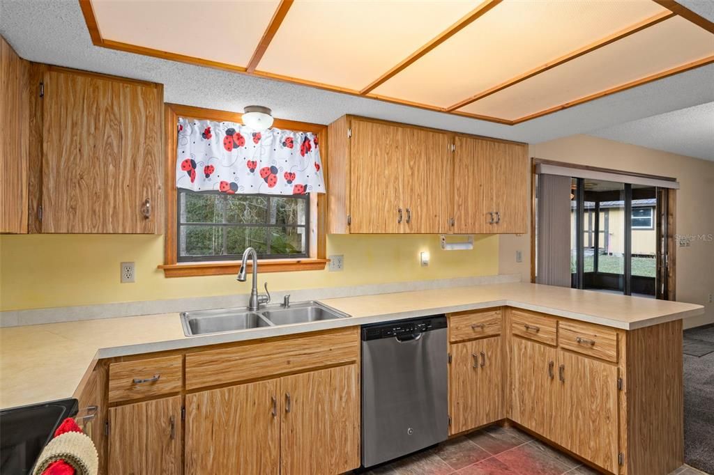 For Sale: $600,000 (3 beds, 2 baths, 2288 Square Feet)