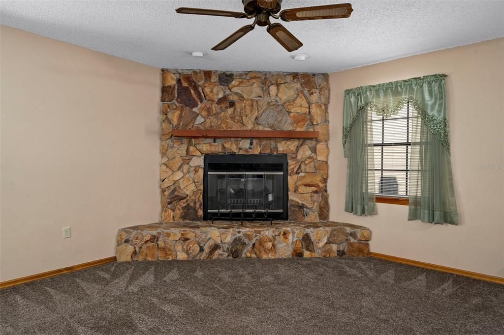 For Sale: $600,000 (3 beds, 2 baths, 2288 Square Feet)