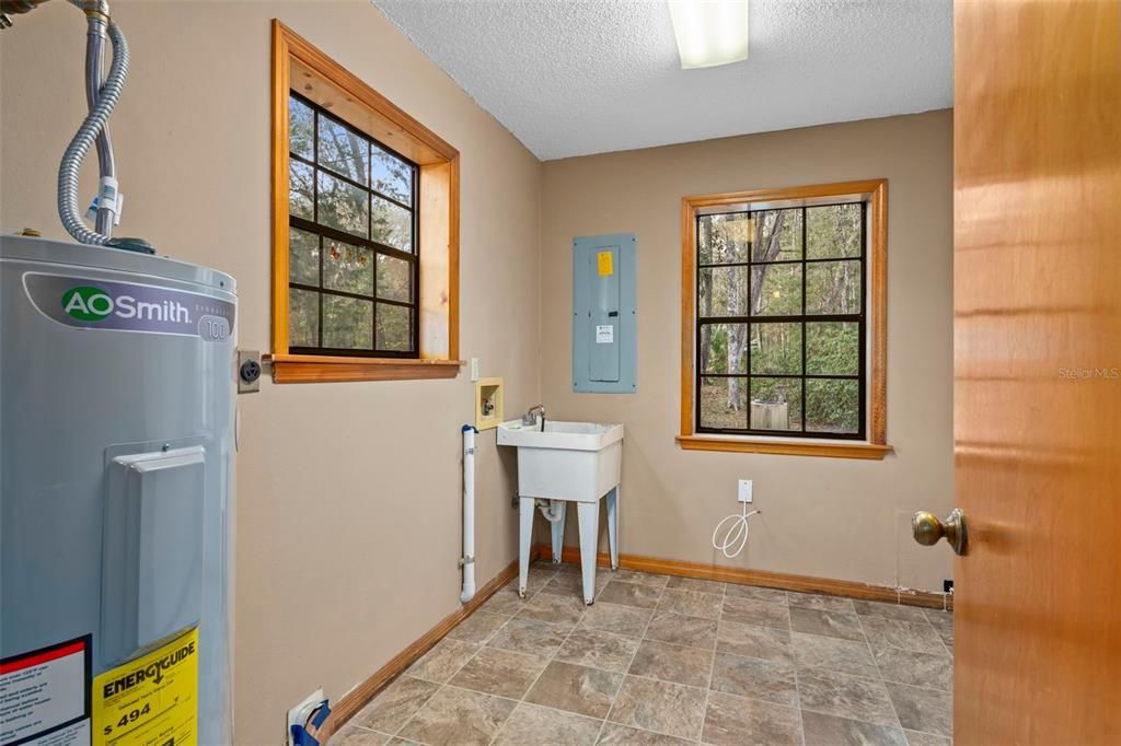 For Sale: $600,000 (3 beds, 2 baths, 2288 Square Feet)