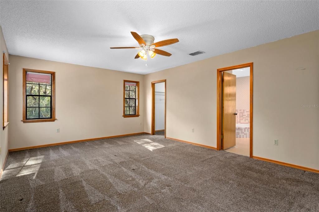 For Sale: $600,000 (3 beds, 2 baths, 2288 Square Feet)