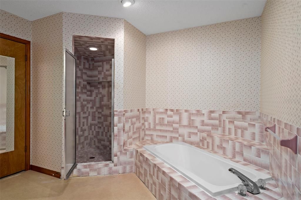 For Sale: $600,000 (3 beds, 2 baths, 2288 Square Feet)