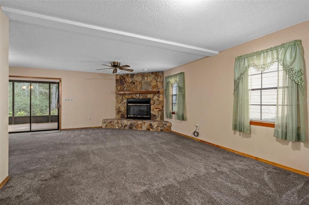 For Sale: $600,000 (3 beds, 2 baths, 2288 Square Feet)