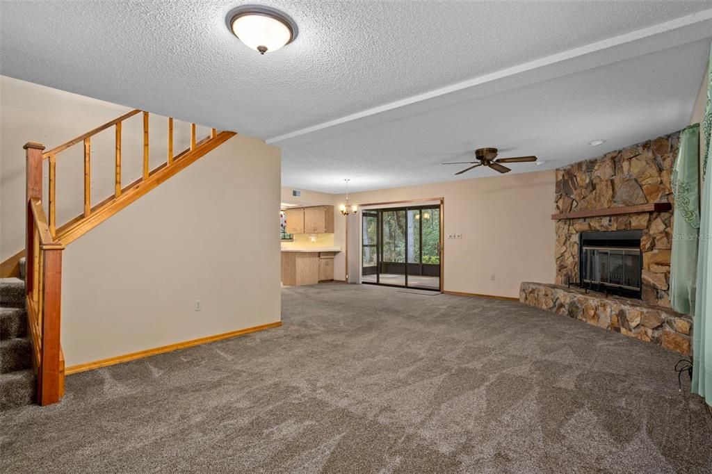 For Sale: $600,000 (3 beds, 2 baths, 2288 Square Feet)