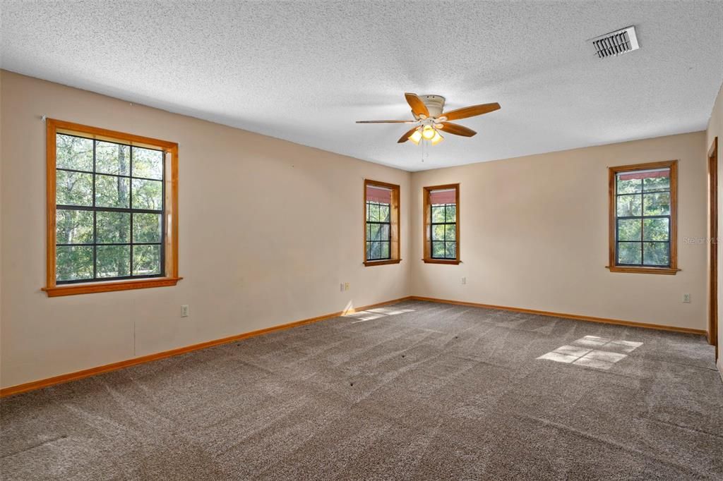 For Sale: $600,000 (3 beds, 2 baths, 2288 Square Feet)