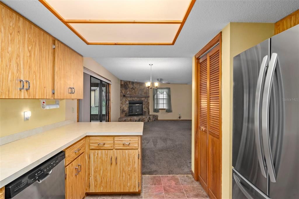 For Sale: $600,000 (3 beds, 2 baths, 2288 Square Feet)