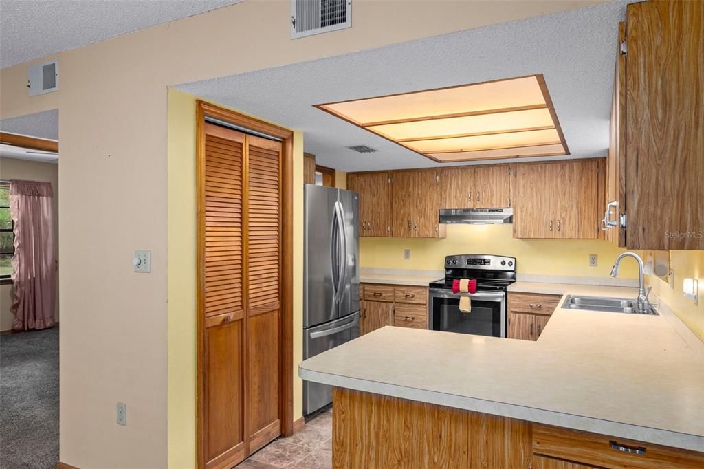 For Sale: $600,000 (3 beds, 2 baths, 2288 Square Feet)