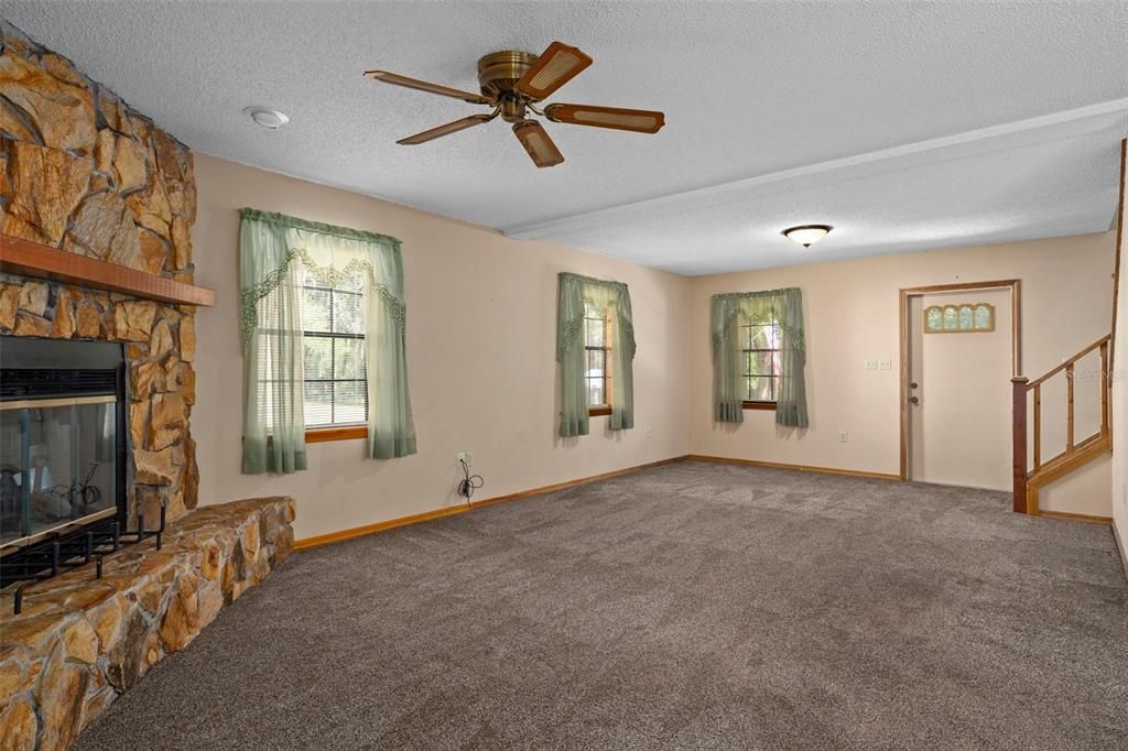 For Sale: $600,000 (3 beds, 2 baths, 2288 Square Feet)