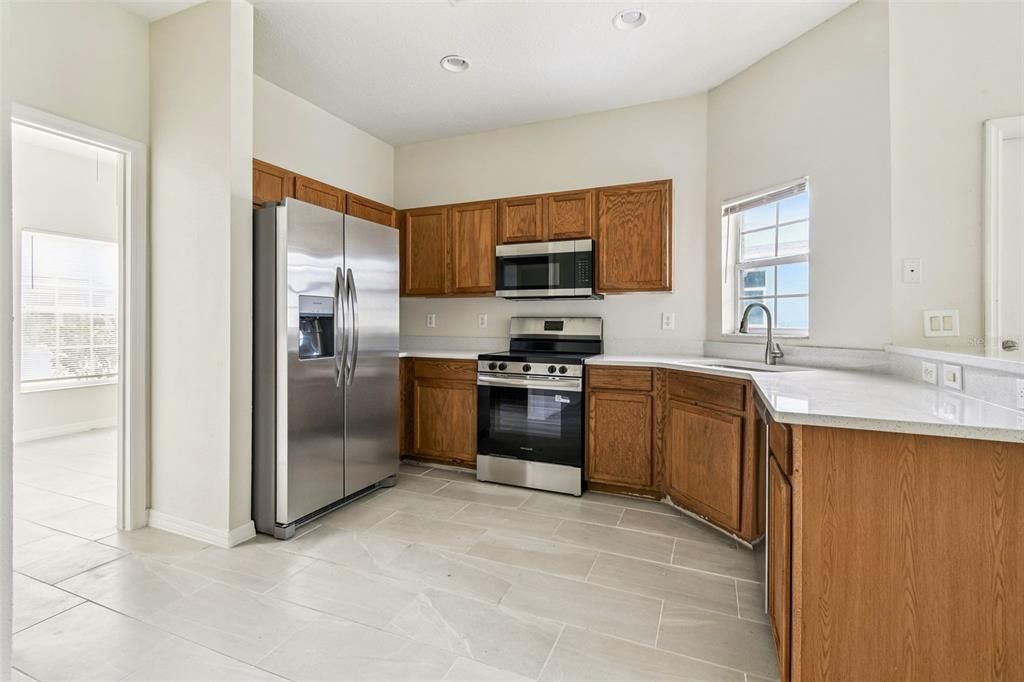 For Rent: $2,000 (4 beds, 3 baths, 1576 Square Feet)