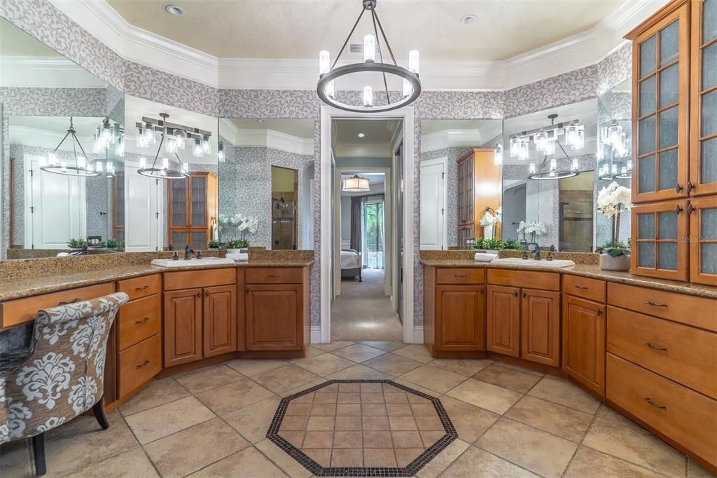 En Venta: $1,550,000 (5 camas, 4 baños, 4773 Pies cuadrados)