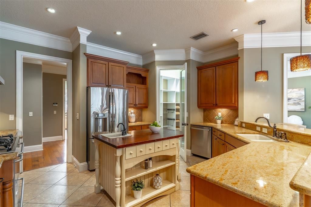 En Venta: $1,550,000 (5 camas, 4 baños, 4773 Pies cuadrados)