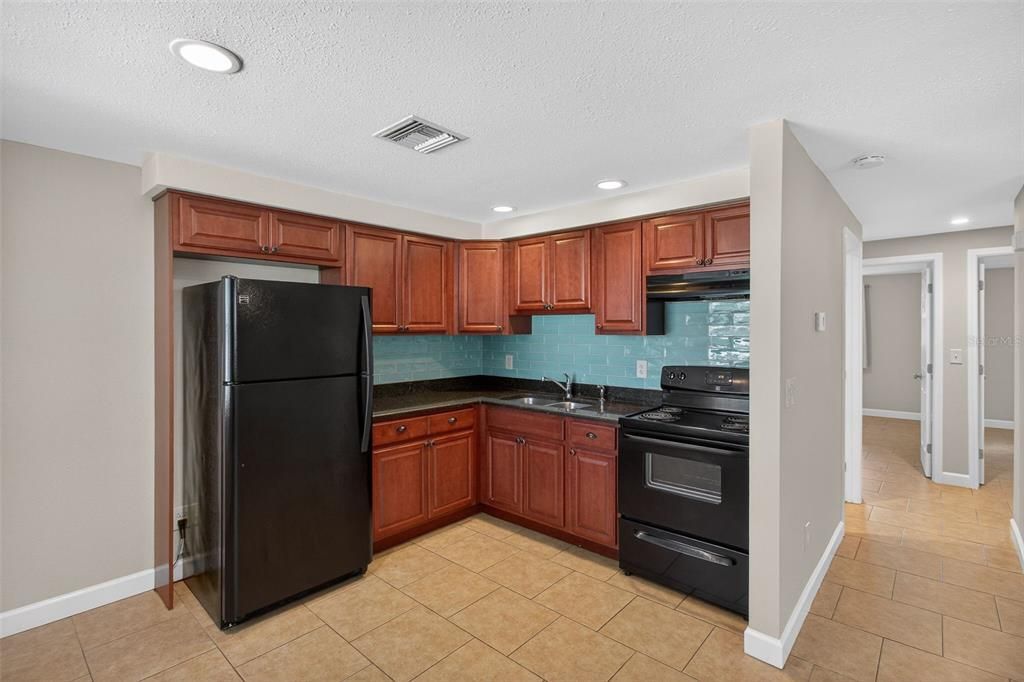 En Venta: $425,000 (4 camas, 0 baños, 1575 Pies cuadrados)