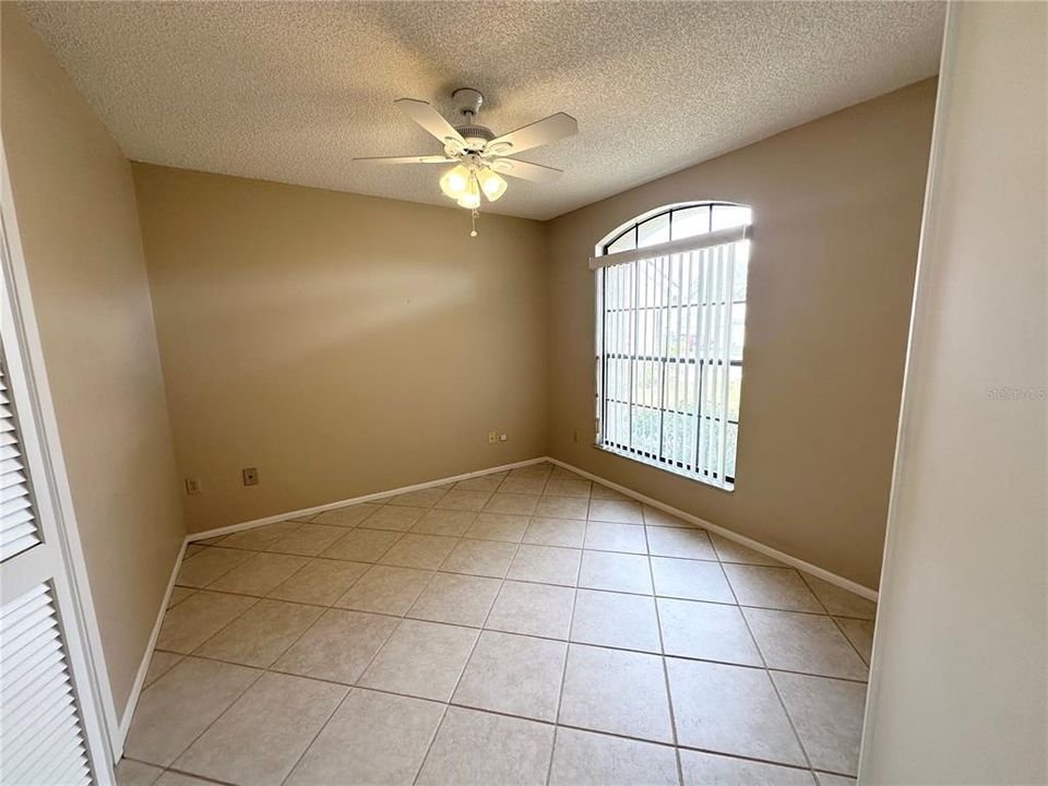 На продажу: $329,000 (3 спален, 2 ванн, 1260 Квадратных фут)